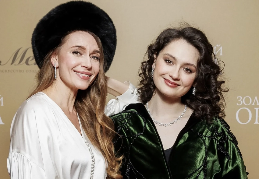 Дочь Любови Толкалиной, которая недавно развелась с мужем, заподозрили в беременности