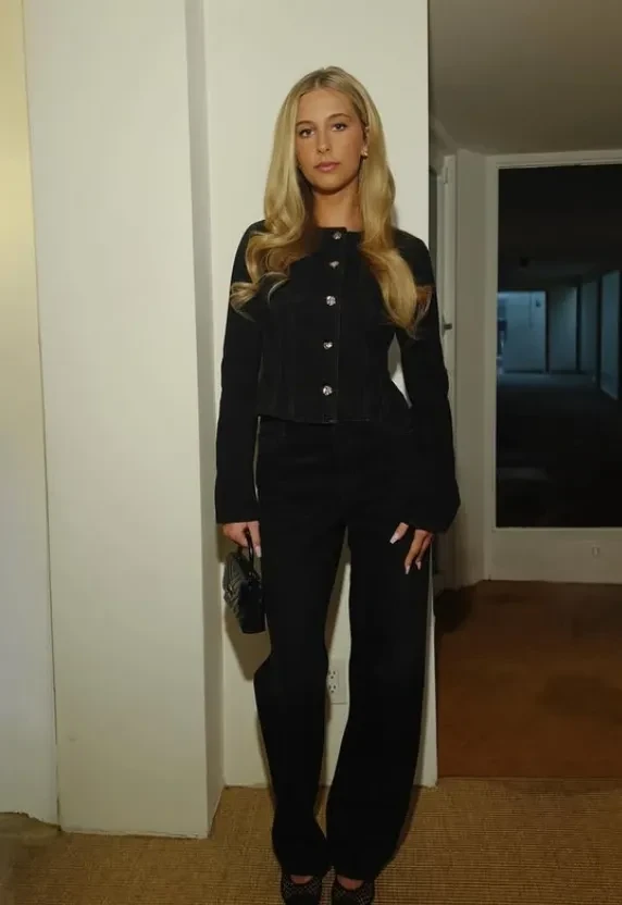 Дочь Софии Копполы рассказала, что её воспитывали няни, а не мать