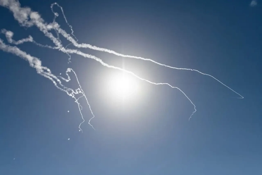 Появились кадры с плачущей после иранских ударов израильтянкой