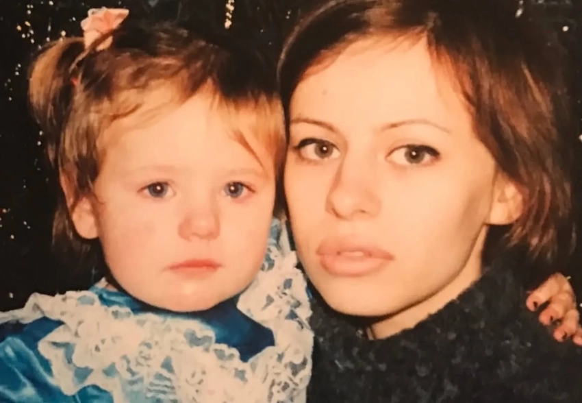 Оксана Лаврентьева показала архивные фото с дочерью в честь её 28-летия