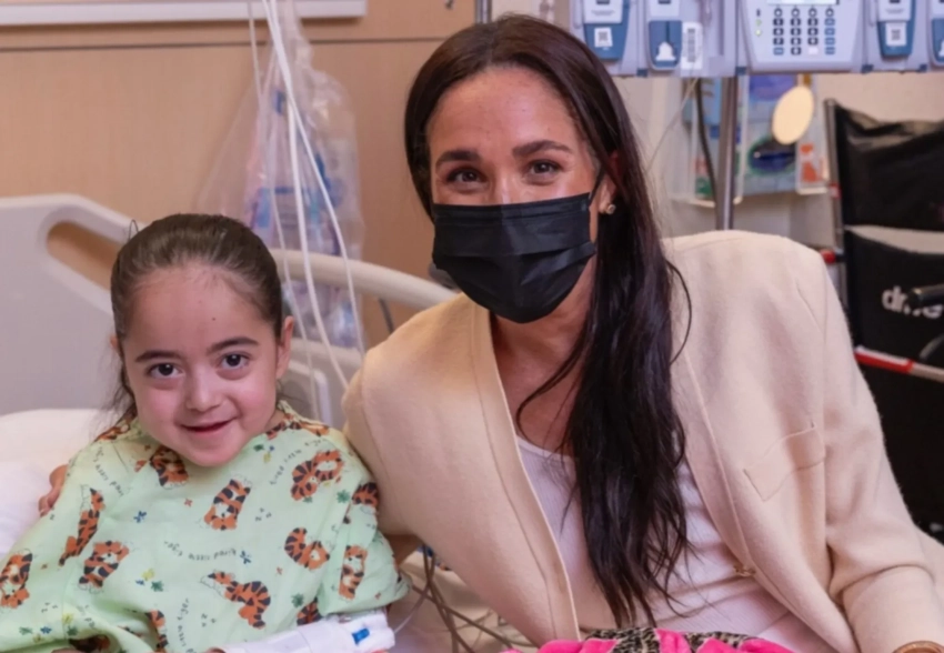 "Больные дети — не инструмент для самобрендинга". Меган Марк посетила детскую больницу, и её раскритиковали в сети