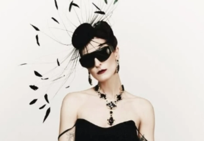 Саша Сулим примерила роковой образ в новой фотосессии